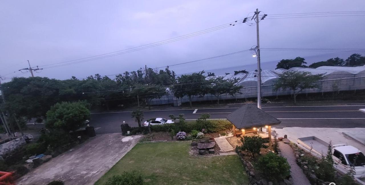 Jeju Soroan Pension Seogwipo Exterior foto